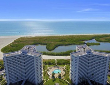 Views Stretching Down Entire Beach I Stunning Beachfront 2 Bed Condo 3