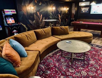 Villa Encanto- LUXE Spanish Villa with 6 KING Bedrooms, Courtyard and New Game Room 5