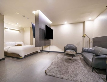Vine Hotel 2