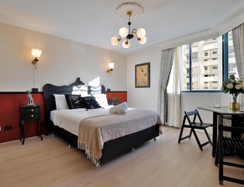 Vintage Charm 3BR Abode - Views丨 Parking丨Gym丨 Pool 3