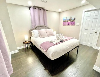 Violet Escape Modern Apt 1B 1B, Kitchen, Parking 4