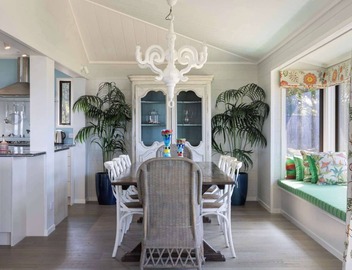 Wairua - Luxury living, views over Onetangi Beach 4