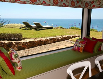 Wairua - Luxury living, views over Onetangi Beach 5