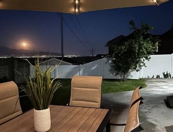 Wake up to the best panoramic views in this cozy 3-bedroom house. 4