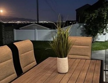 Wake up to the best panoramic views in this cozy 3-bedroom house. 5