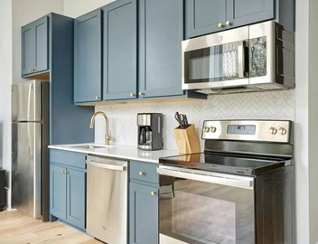 Walk to Bourbon St & French Quarter | 3BDR Suite 4