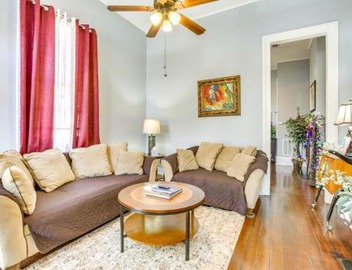 Walk to Magazine St: NOLA House in Irish Channel! 5