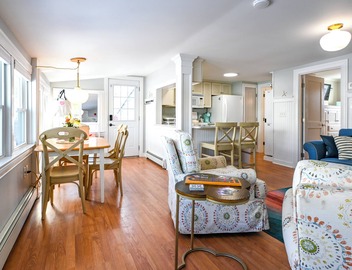 Walk to the Beach from this charming 1 bedroom cottage in Camp Ellis! 4