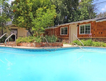 Walk to Village & 5C's & Trader Joe's/Private Pool 4