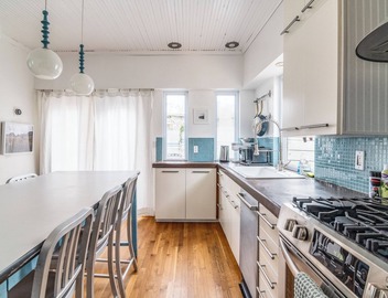 Walkable 3 Bed Boho Bungalow | Chef's Kitchen 5