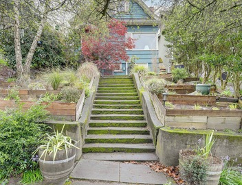 Walkable Green Lake Studio w/Fireplace 4