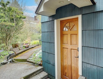 Walkable Green Lake Studio w/Fireplace 5