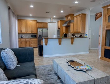 Warm, Inviting, Spacious Mediterranean Style Home Near Universal Studios 4