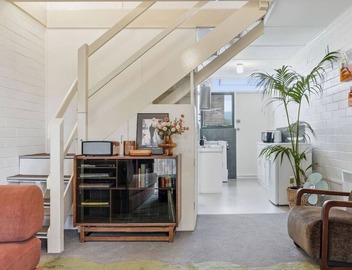 Warm Mid century modern 2BR, 8 mins from CBD 2