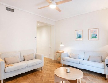 Warmth and comfort in the sought-after Eixample 5