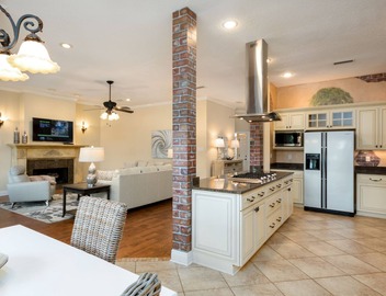 Waterfront 5BR Retreat 114 Near the French Quarter & New Orleans w/Boat Dock 4