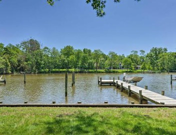 Waterfront Annapolis Cottage: Fire Pit & Pier 4