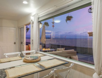 "Waterfront Bliss: The Envy of Every Traveler" 3X Hall of Fame Accommodations 3