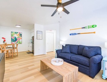 Waterfront Bungalow Oasis 2 Blocks to Beach 5