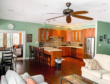 WATERFRONT COTTAGE in Muskoka 2