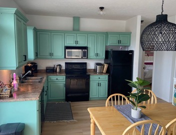 Waterfront cottage with games room on Lake Cecebe 3
