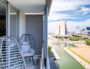 Waterfront Elegance at Harbour Bridge 413 5