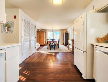 Waterfront Home with Ample Space in New Seabury! 5