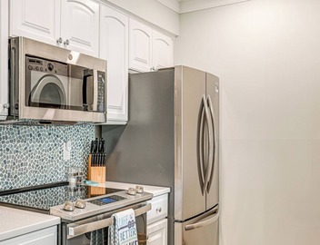 Waterfront Lake Norman Retreat w/Balcony 2