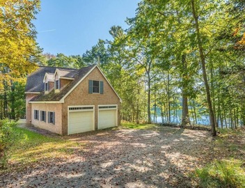 Waterfront, Newly Built, Spacious Apartment! 3