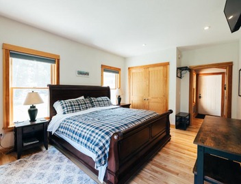 Waterfront Private Apartment, 5 minutes from LLBean! 2
