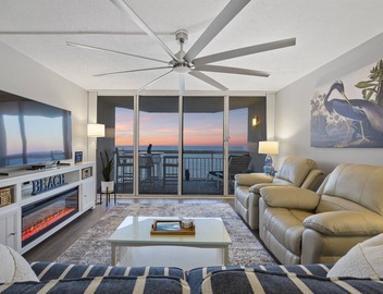 Water’s Edge 1508! Penthouse Level! Updated! 2
