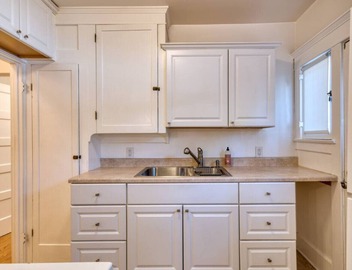 Well Appointed Bungalow In North Monrovia 2