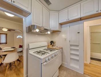 Well Appointed Bungalow In North Monrovia 4