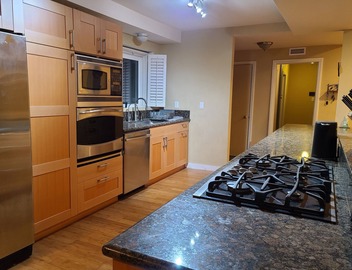 Westside Retreat w/Yard, Grill, Hot Tub, Near Sofi Stadium, LAX, and the Beach 2