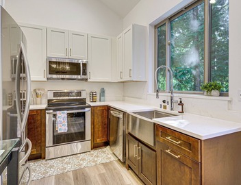 Wfh-friendly Gem w/Creek: 4 Mi to Sammamish Trail 2