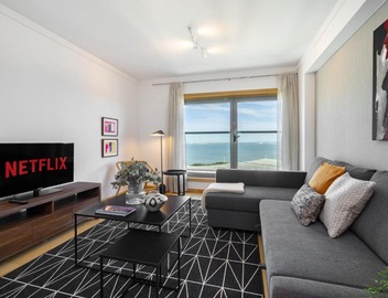WHome Panoramic View with Elevator, AC, Garage perfect for Families & Business Travellers 4