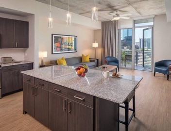 Wyndham Austin Resort|1BR/1BA King Bed w/Gym&Pool 4