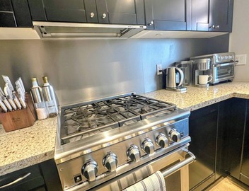 Yaletown 2BR/2BA luxury apartment in downtown Vancouver - next to MAJOR INTERNATIONAL SPORTING EVENT games 3