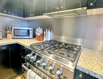 Yaletown 2BR/2BA luxury apartment in downtown Vancouver - next to MAJOR INTERNATIONAL SPORTING EVENT games 5