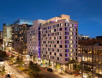 YOTEL Boston 5