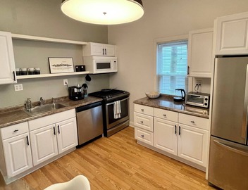 Your cozy home away from home, close to subway and downtown Boston 2