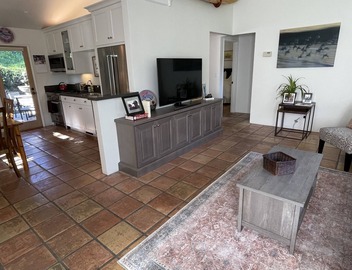 Zen Cottage Hideaway - 1 mile from the Beach, and 1 mile from Downtown. 2