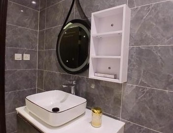 شقة راقية بغرفة نوم ودورة مياه في حي الحمدانية j8 5