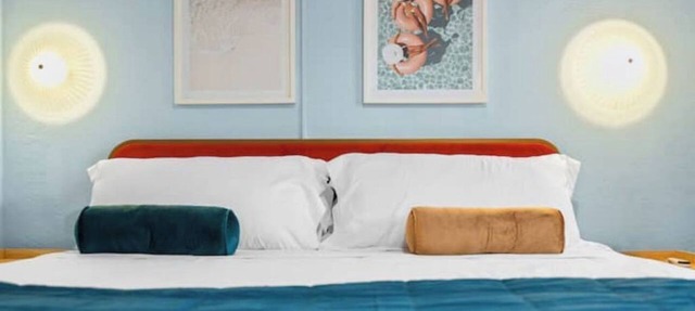 #03 Unit in Mid-century Art-Déco Building KingBed EnSuiteBath Steps>Beach PetsOK