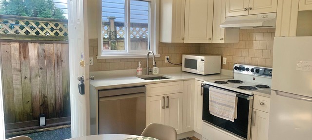 1 Bed 1 Bath Suite Coquitlam Centre