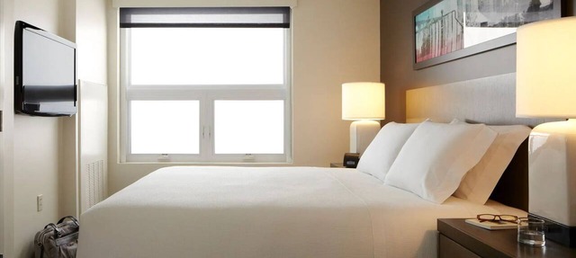 1 Bedroom King Suite at Hyatt House Belmont/Redwood Shores, Outdoor Pool