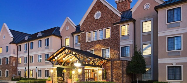 1 Bedroom King Suite | Free Breakfast & Pool