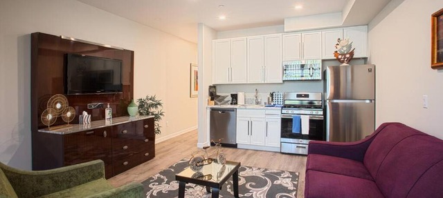 1-Bedroom with Cali King Size Bed in San Diego
