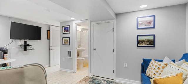 1-BR Pad in the Heart of Petworth - Walk to METRO
