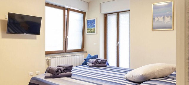 1-Double bed, two singles, Private bathroom